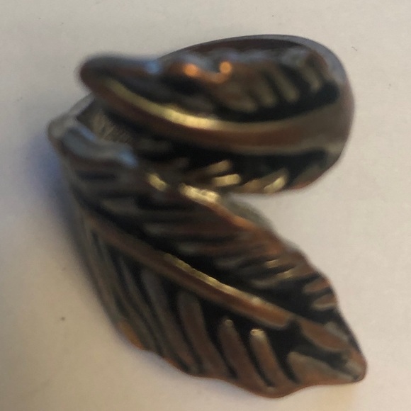 Double Leaf Ring - Picture 4 of 8